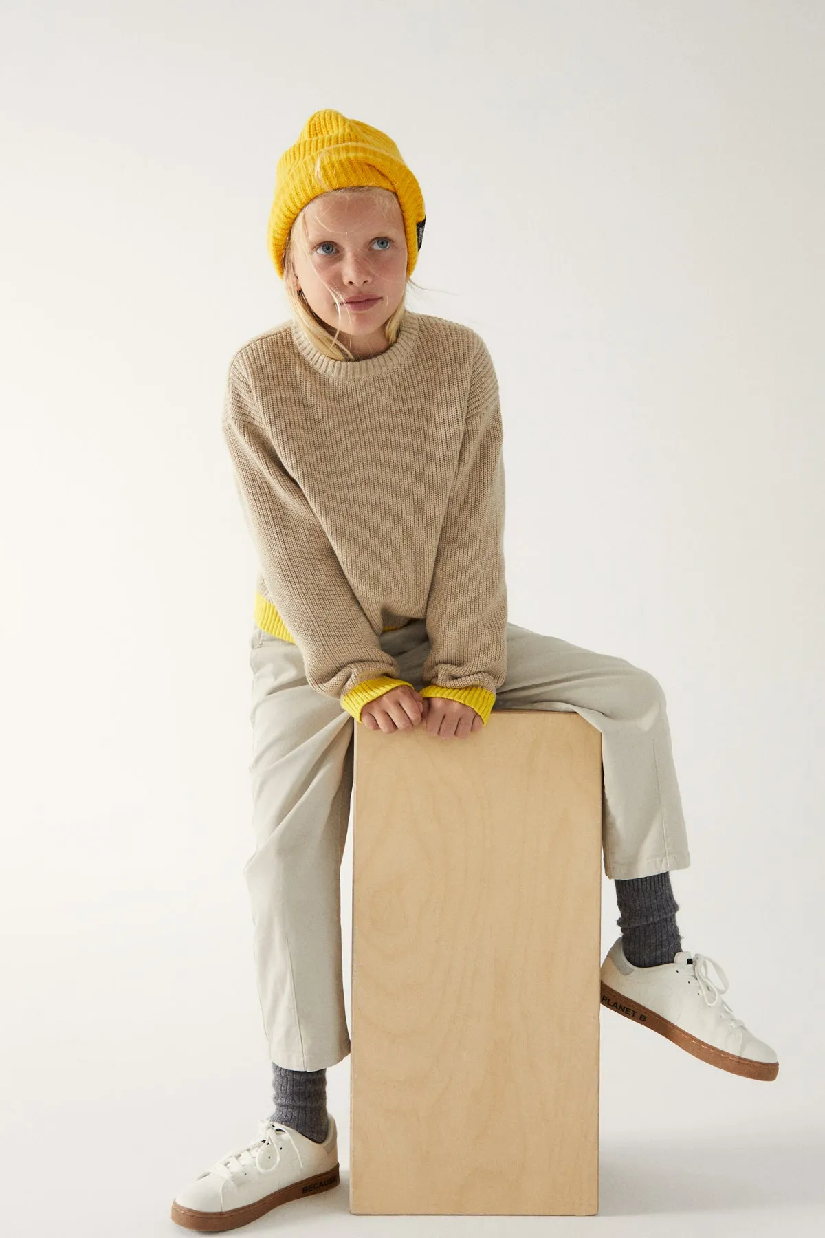 BROWN FLOWER KNITTED JUMPER