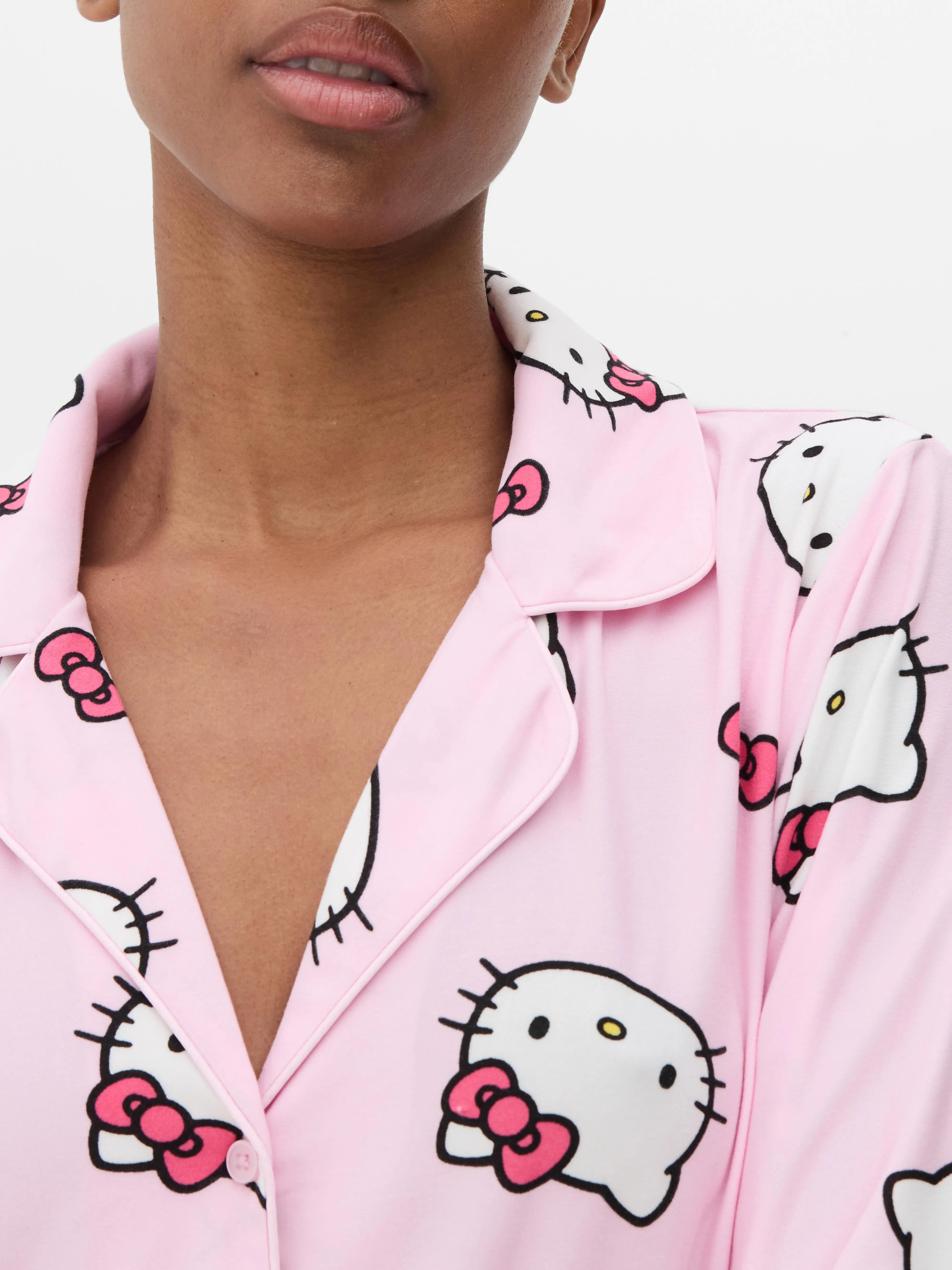 Pijama de corte boyfriend de Hello Kitty